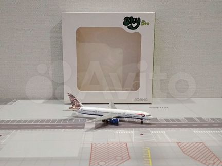 Модель самолета 1:500 Боинг 757