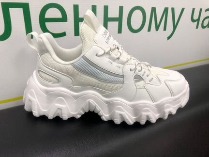 Кроссовки новые Strobbs