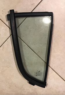 Стекло двери RR форточка L200 mitsubishi