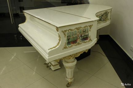 Рояль немецкий Bluthner, белый