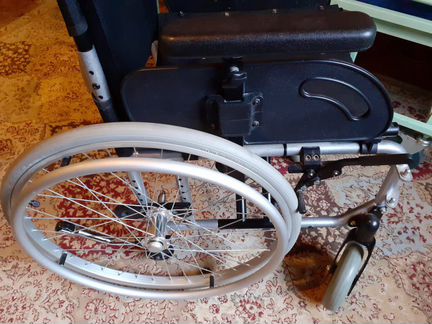 Коляска инвалидная