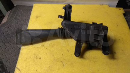 Резонатор воздушного фильтра Mazda 3 BK