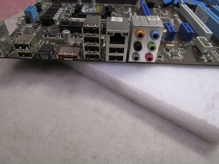 Материнская плата asus P7P55D LE