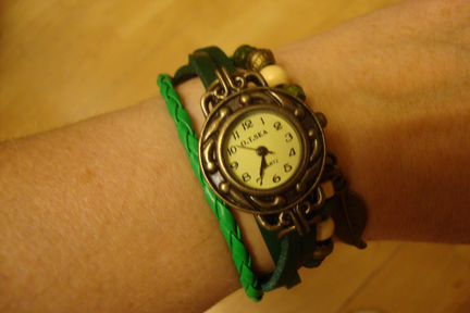 Часы женские. Часы-браслет