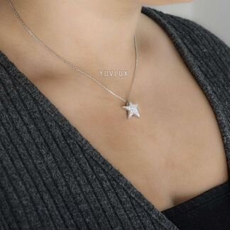 Золотое колье Chanel с бриллиантами 0.68 ct