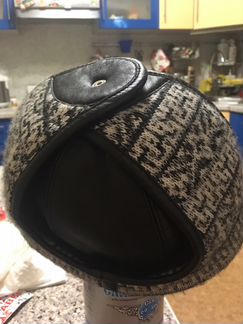 Кожаная с трикотажем кепка