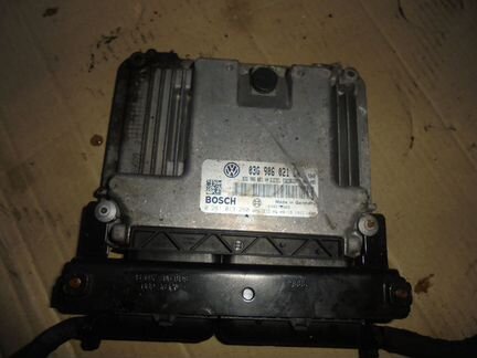 Эбу двигателя VAG BXE 03G906021LR