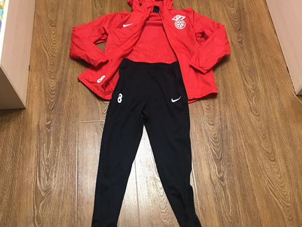 Спортивный костюм для занятий футболом