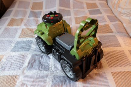 Детская машина с конструктором