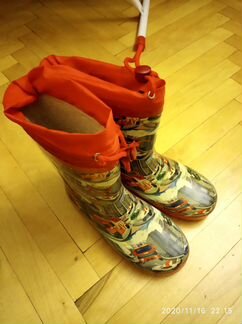 Резиновые детские сапоги