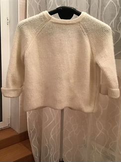 Вязанный свитер молочного цвета