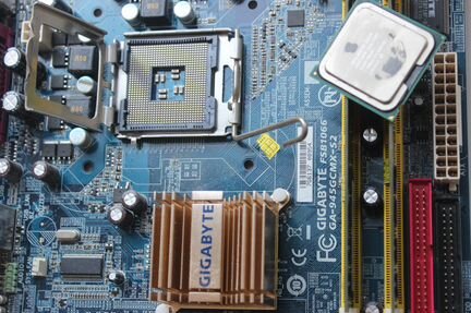 Набор проц c2d с giga i945 lga775 с ddr2