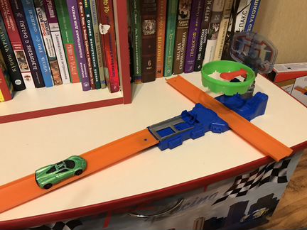 Игровые наборы Hot Weels с коллекцией машинок