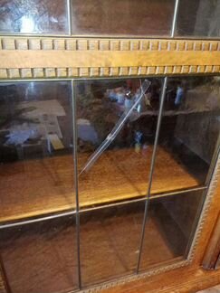 Книжный шкаф