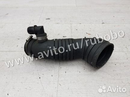 Патрубок воздушный Audi Allroad C5 AKE 2002
