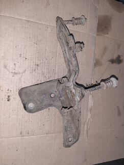 Кронштейн компрессора Mercedes 221