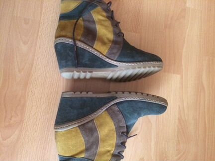 Ботинки замшевые