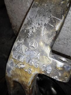 Кулак передний Mercedes W166 ML GL GLE GLS левый