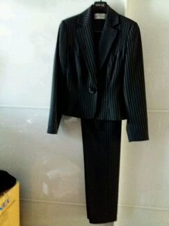 Костюм брючный в полоску pretty one актуально