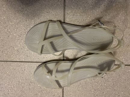 Сандалии crocs 37
