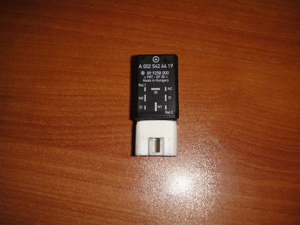 Мерседес 639 реле вентилятора