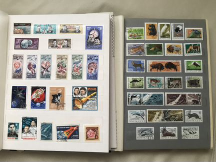 8 альбомов с марками, тематика разная