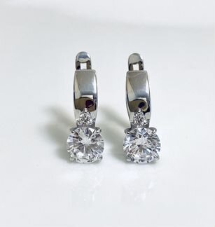 Серьги из белого золота с фианитами