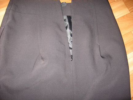 Продаю юбку темно-синего цвета Chayruel