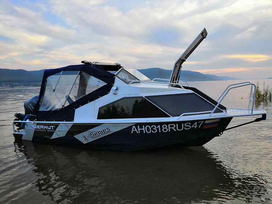 Катера berkut l-ht pro. L ht pro. Катер berkut l-ht. Катер беркут 510 полурубка. Катер berkut l-ht.