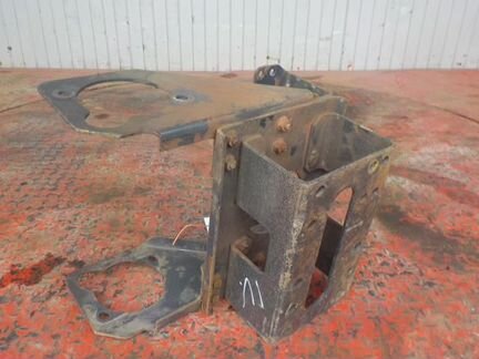 Кронштейн энергоаккумулятора Ивеко 504113195