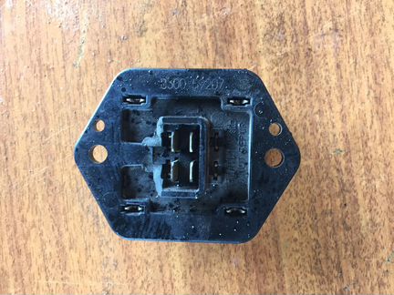 Резистор печки Mitsubishi Lancer 9