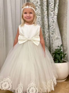 Нарядное платье с бантом