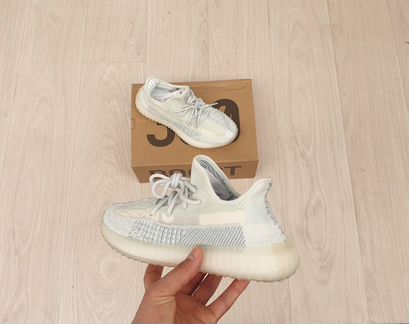 Adidas Yeezy Boost 350 V2 (Адидас Изи Буст 350)
