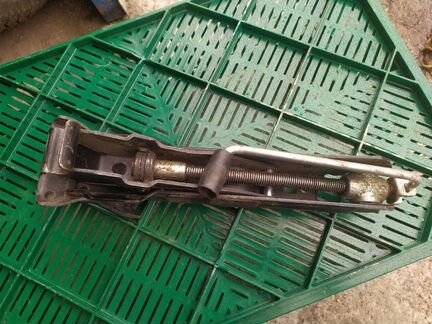 Домкрат для Volvo S60 S80 8679369