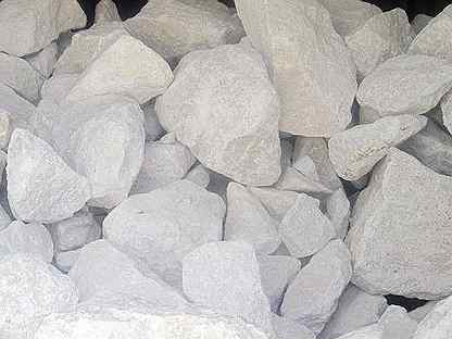 Облицовочный белый известняк. Бутовый камень известняк. Белый камень известняк. Мрамор метаморфическая горная порода. Натуральный камень известняк.