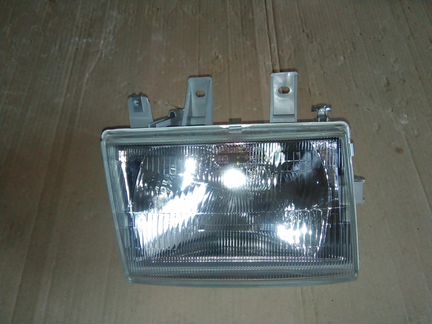Фара передняя правая Hyundai HD 1998 2004