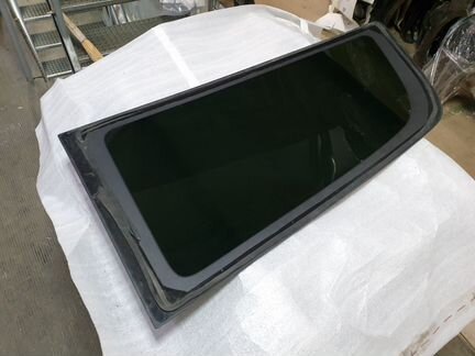 Стекло боковое Mercedes Benz V class A4476733205