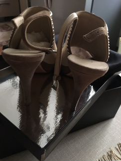 Босоножки лориблу