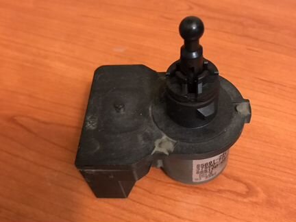 Мотор корректора левой фары. Toyota / Lexus