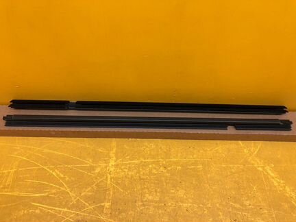 Уплотнитель стекла задний левый Nissan Patrol Y62