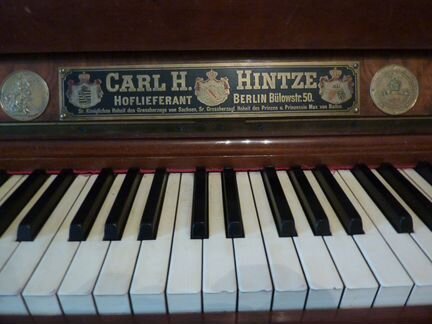 Старинное немецкое пианино Carl Hintze