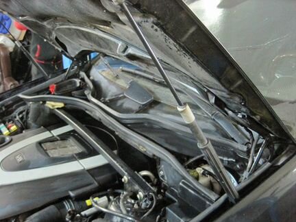 Левый поводок дворника Мерседес GL ML 164