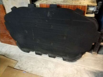 Шумоизоляция капота б/у оригинал Audi Q7 4L