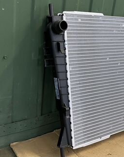 Радиатор охлаждения Jaguar X-type 3.0;2.5;2.1