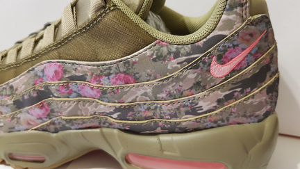 Nike AIR MAX 95 W AQ6385 200 us-9 RU-39.5