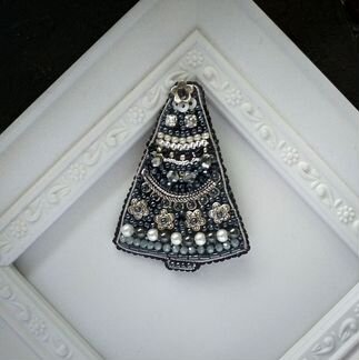 Брошь новогодняя. Елочка