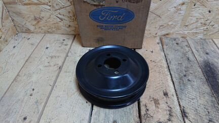 Шкив водяной помпы Ford 1994  1995 7.3 diesel