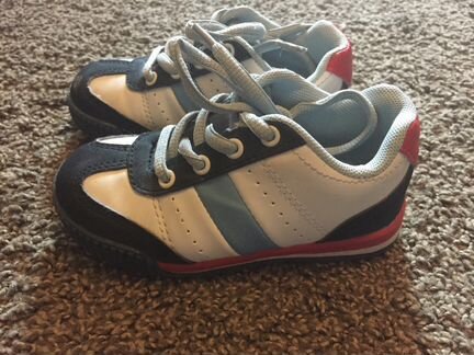 Кроссовки детские размер 24