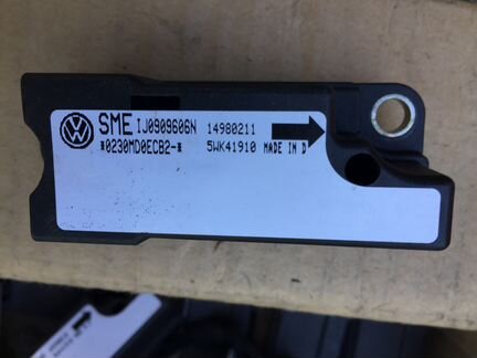 Датчик бокового удара 1J0909606N VW Passat b5