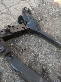 Передний подрамник Jaguar XJ